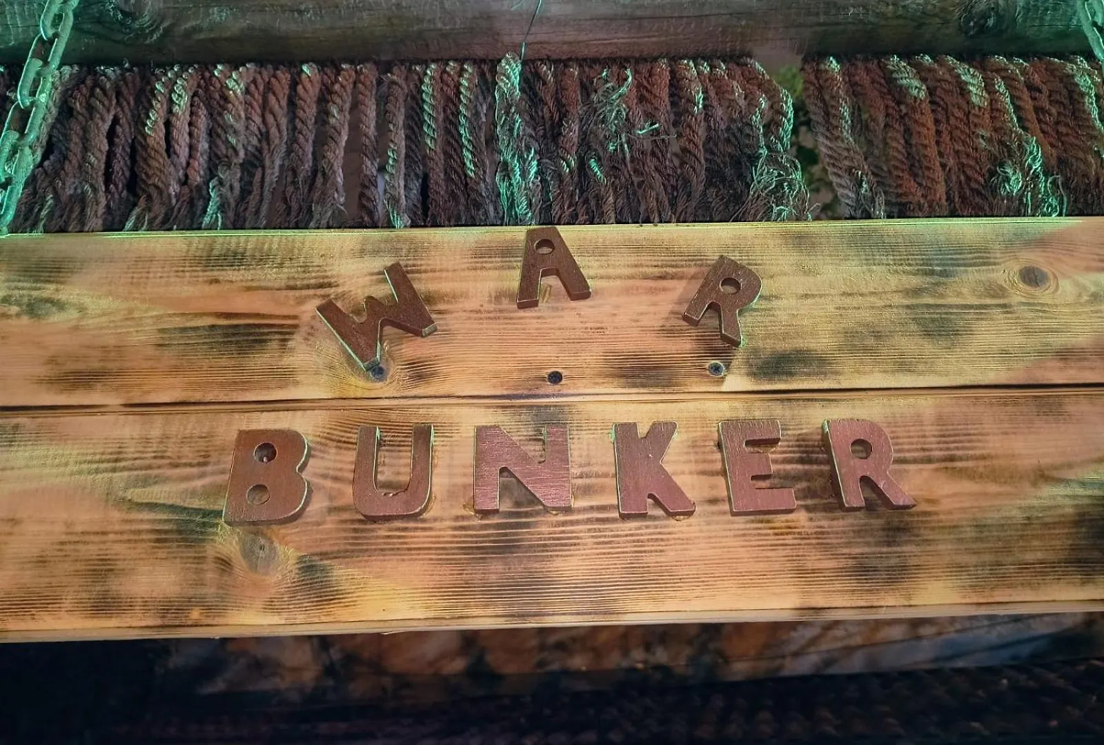 War Bunker Hostel Саранда