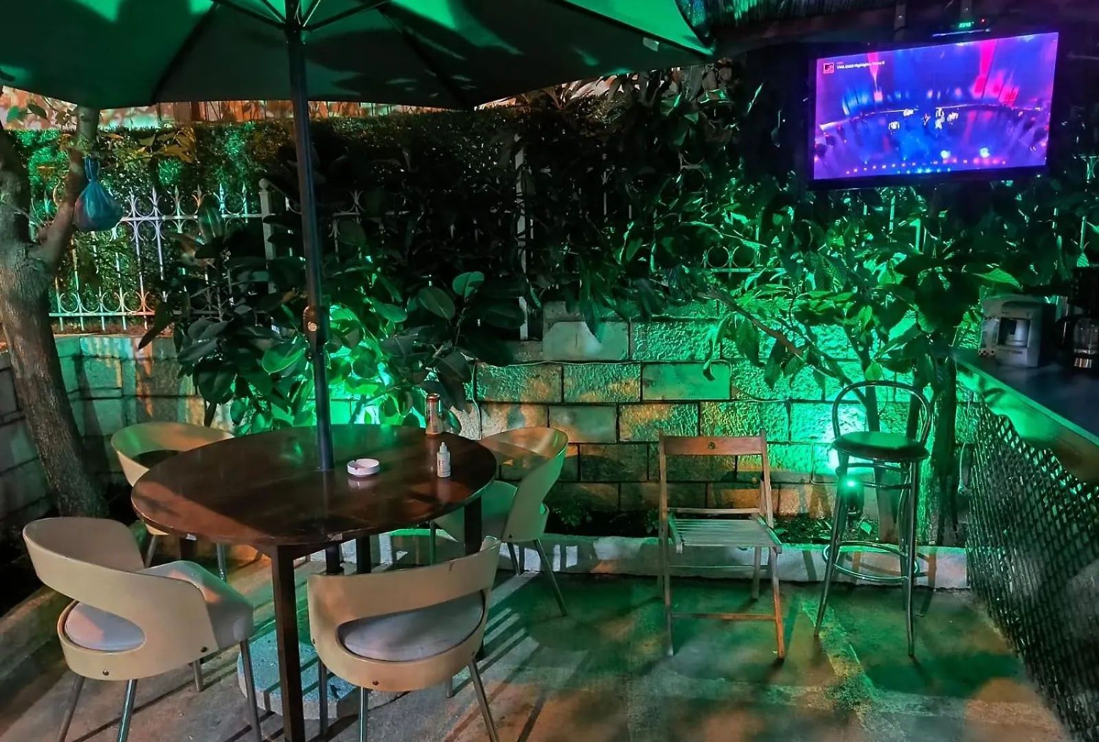 War Bunker Hostel Sarandë