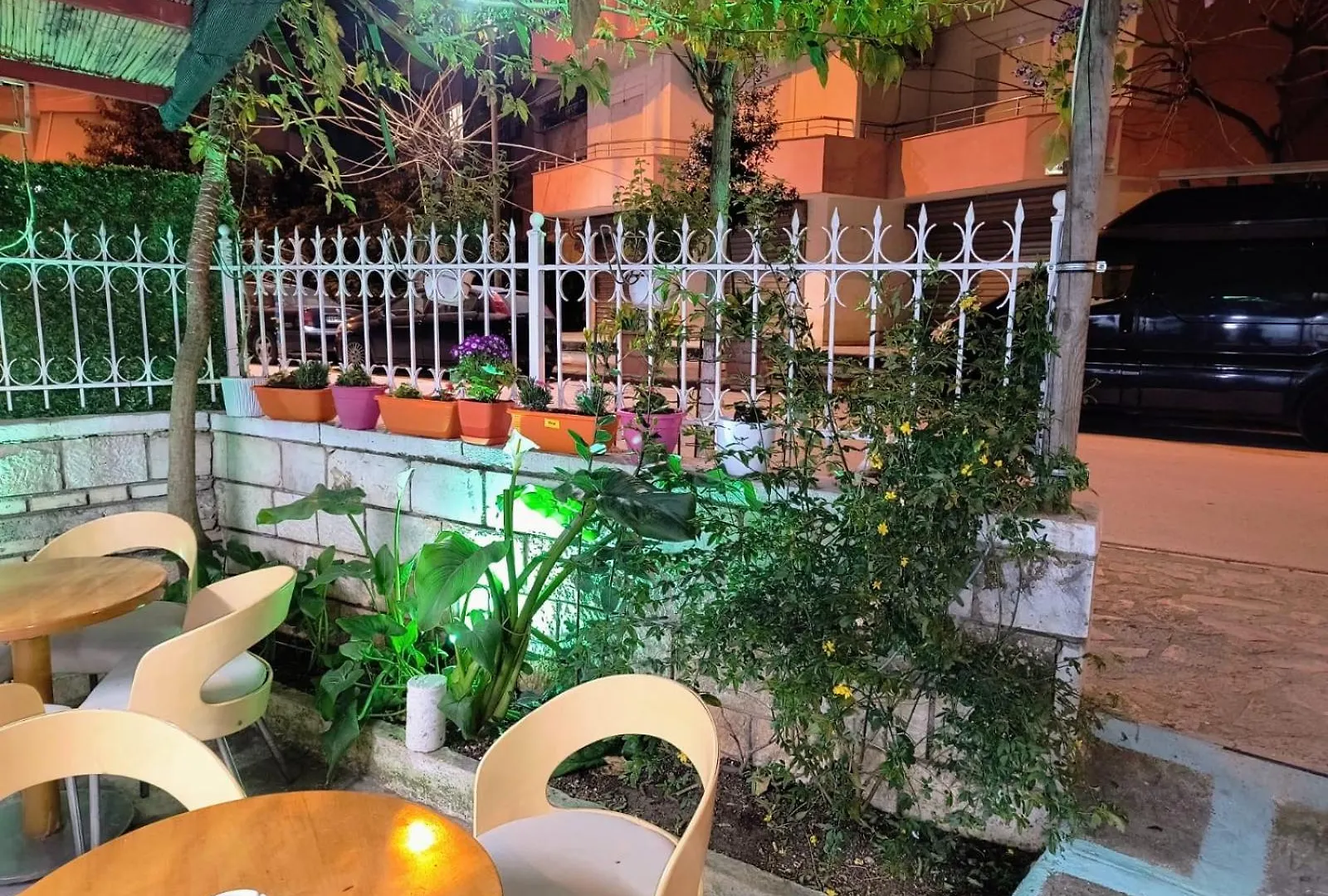 War Bunker Hostel Sarandë