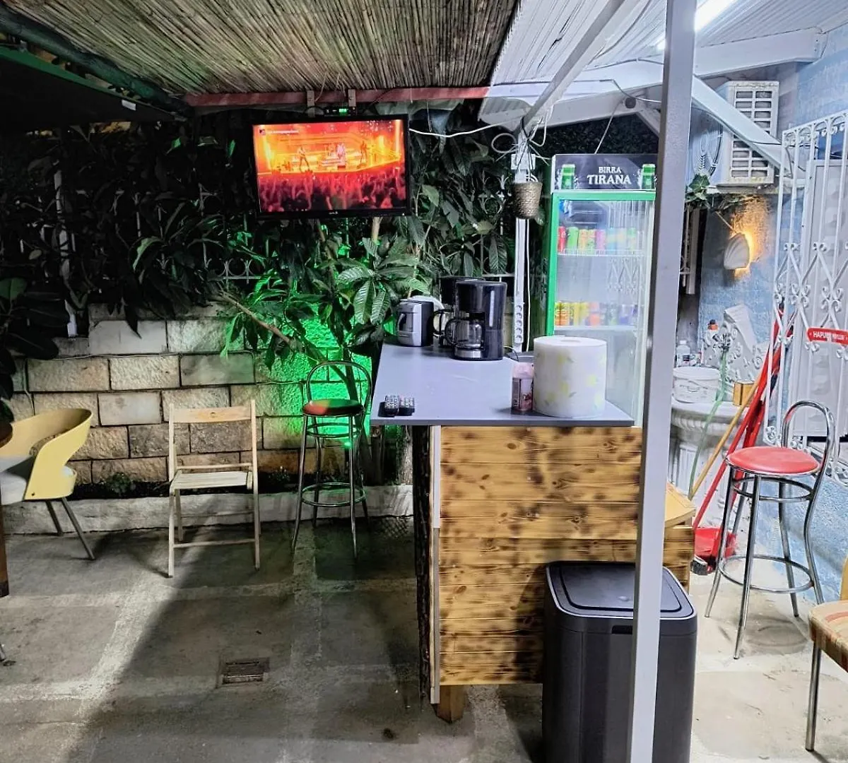 War Bunker Hostel Sarandë