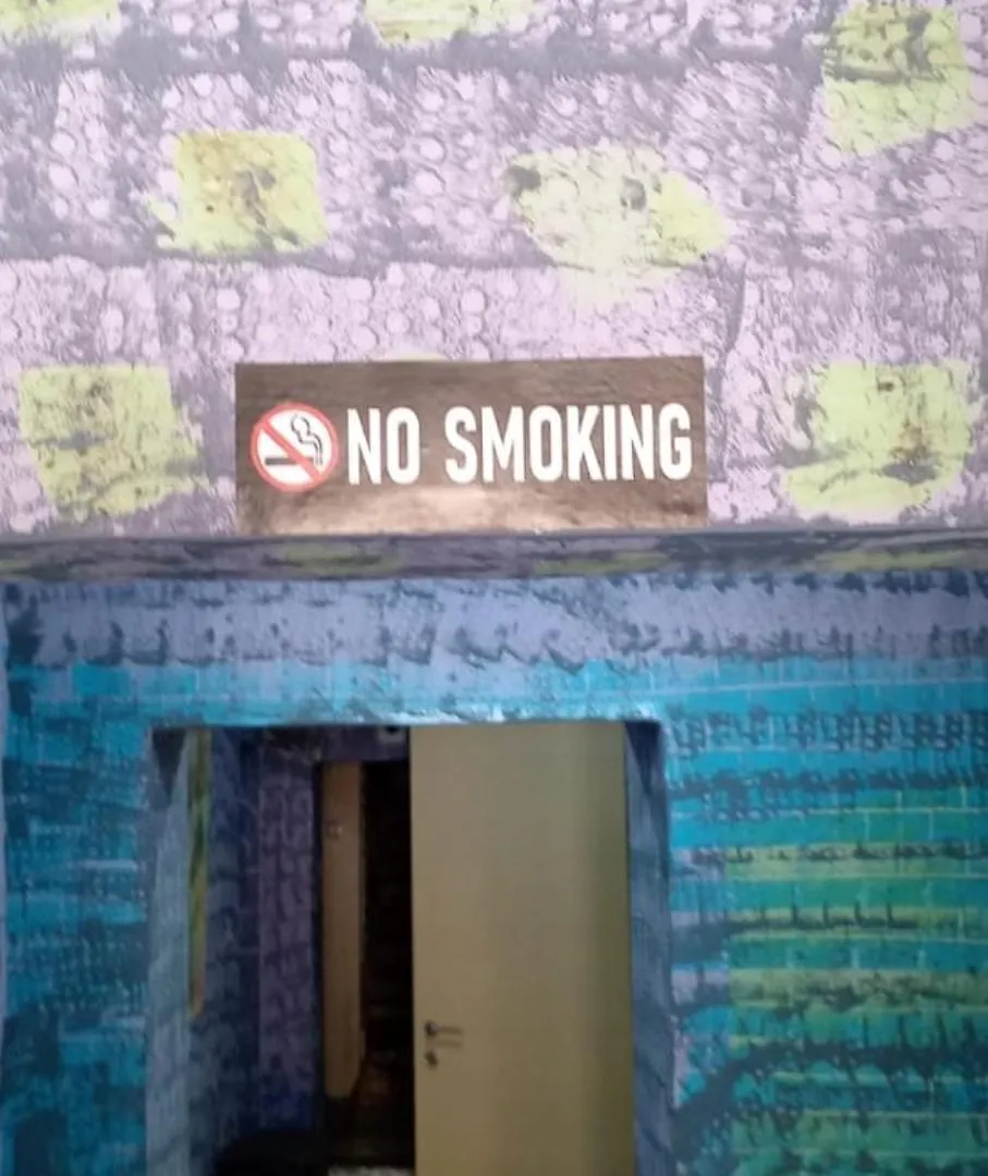 War Bunker Hostel Саранда